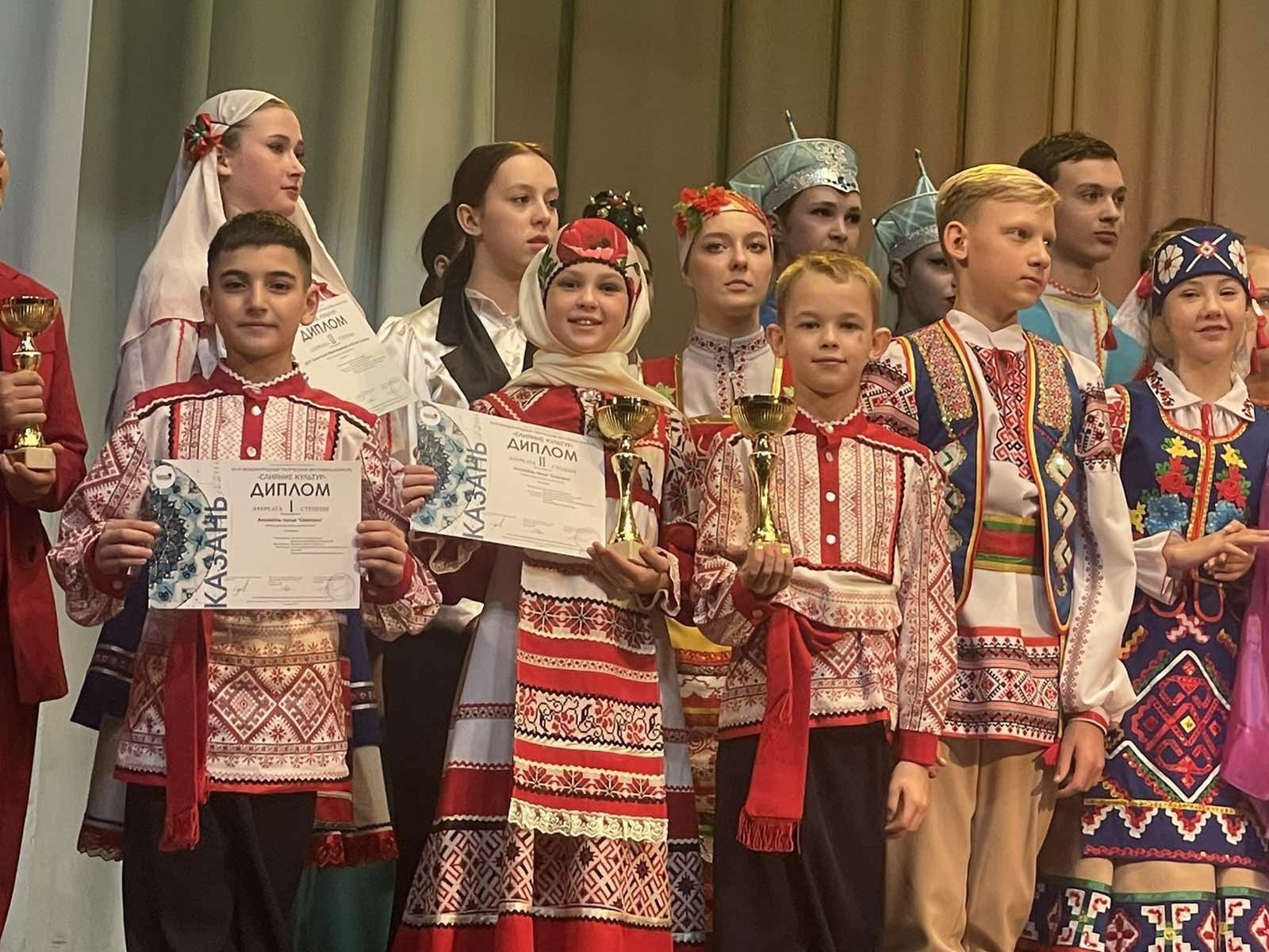 Кузбасские танцоры с успехом выступили на Международном творческом фестивале-конкурсе «Слияние культур» в Казани Кузбасские танцоры с успехом выступили на Международном творческом фестивале-конкурсе «Слияние культур» в Казани