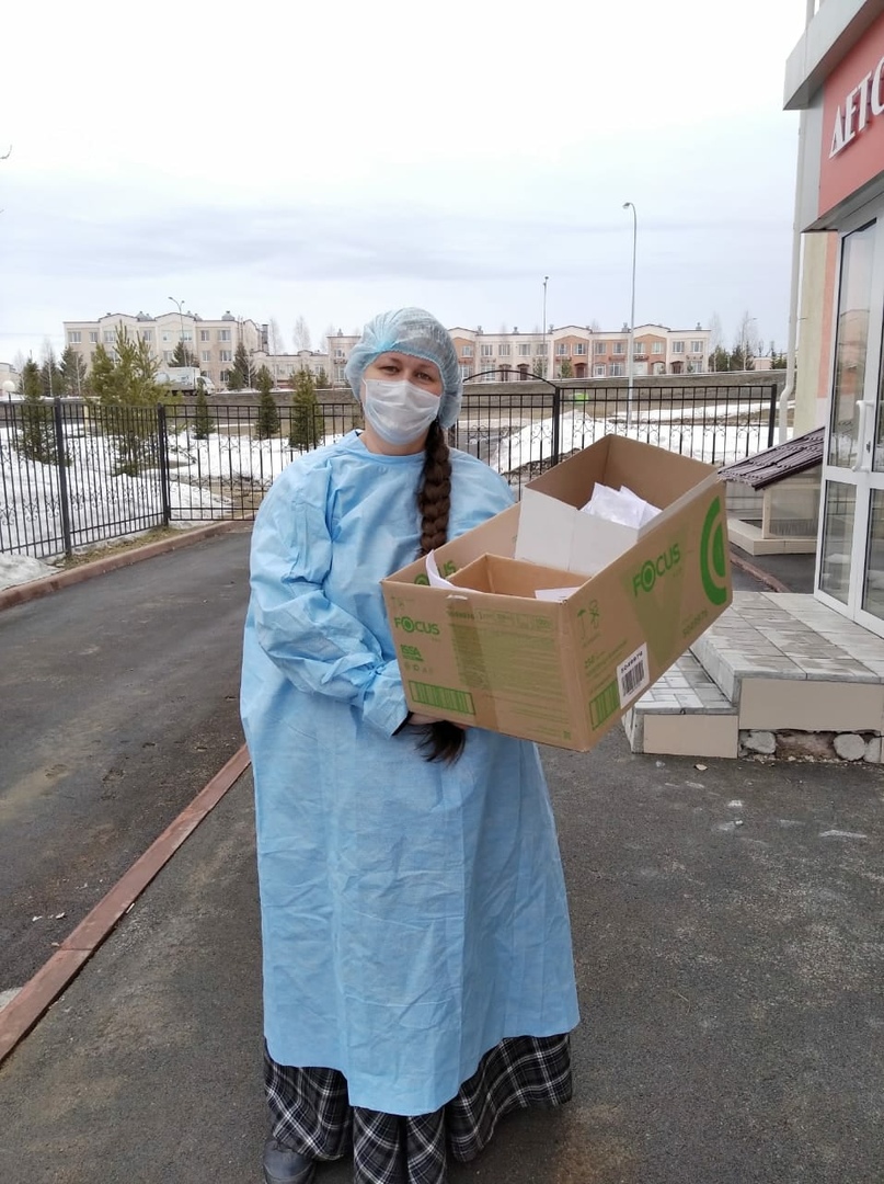 Библиотечные волонтеры помогают старшему поколению Библиотечные волонтеры помогают старшему поколению