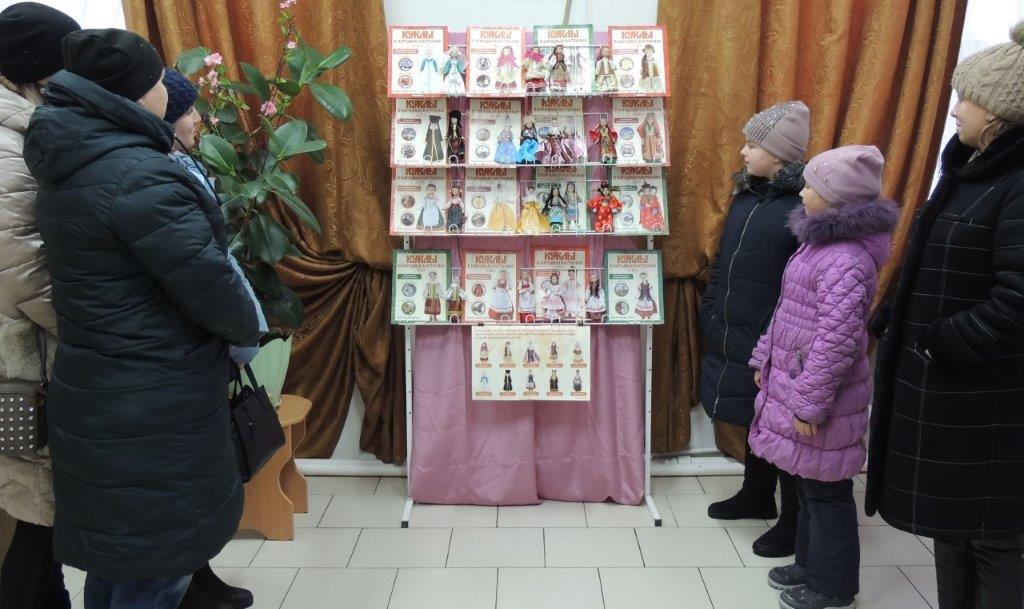 Жителей Анжеро-Судженска познакомили с «Поэзией народного костюма» Жителей Анжеро-Судженска познакомили с «Поэзией народного костюма»