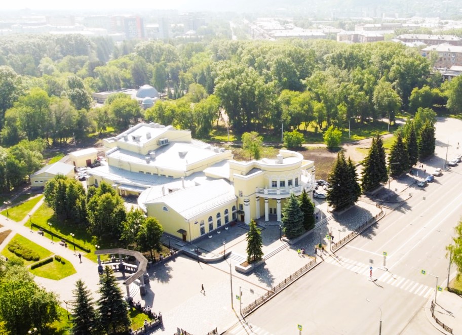 Новокузнецкому театру кукол «Сказ» присвоено имя народного артиста России Владимира Машкова Новокузнецкому театру кукол «Сказ» присвоено имя народного артиста России Владимира Машкова