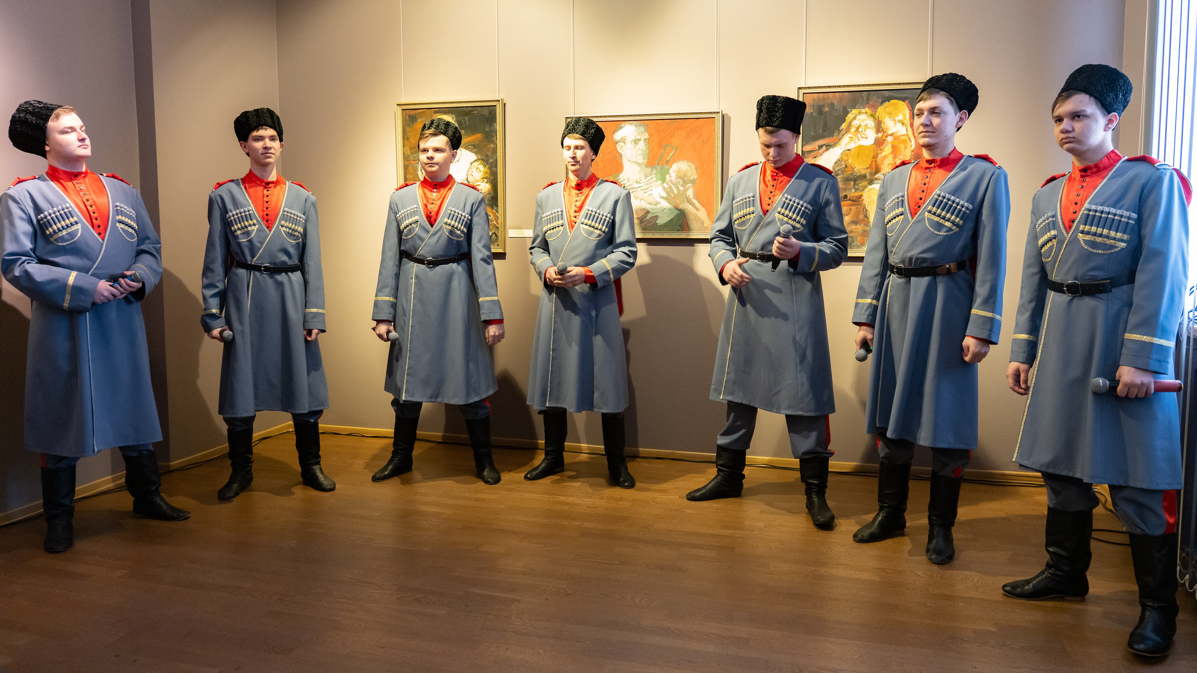 В музее изобразительных искусств КуZбасса открылась выставка «ZA РОССИЮ!» В музее изобразительных искусств КуZбасса открылась выставка «ZA РОССИЮ!»