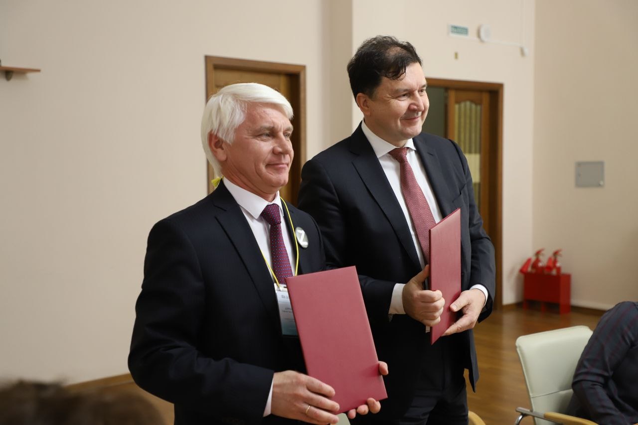 Президентская библиотека и Архивное управление Кузбасса подписали соглашение о сотрудничестве Президентская библиотека и Архивное управление Кузбасса подписали соглашение о сотрудничестве