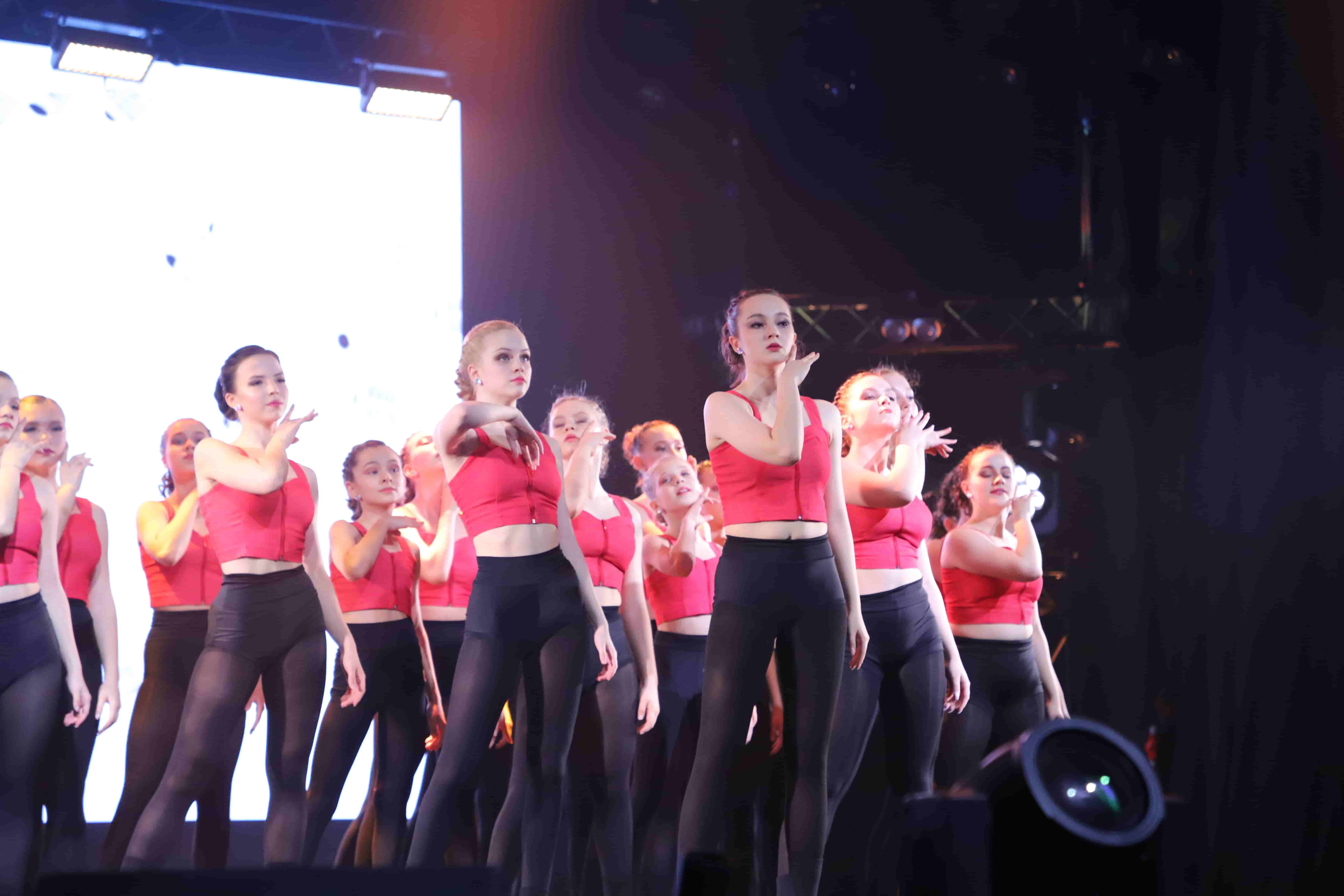    Dance FM  15- 
